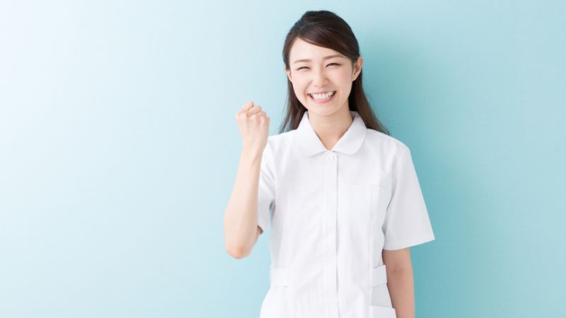 認定看護師と専門看護師の違いを比較!資格取得方法やキャリアパスの違いを解説