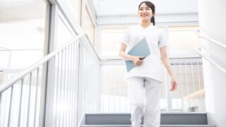 看護師の夜勤はきつい？仕事内容から体調管理・求人選びのコツまで解説 